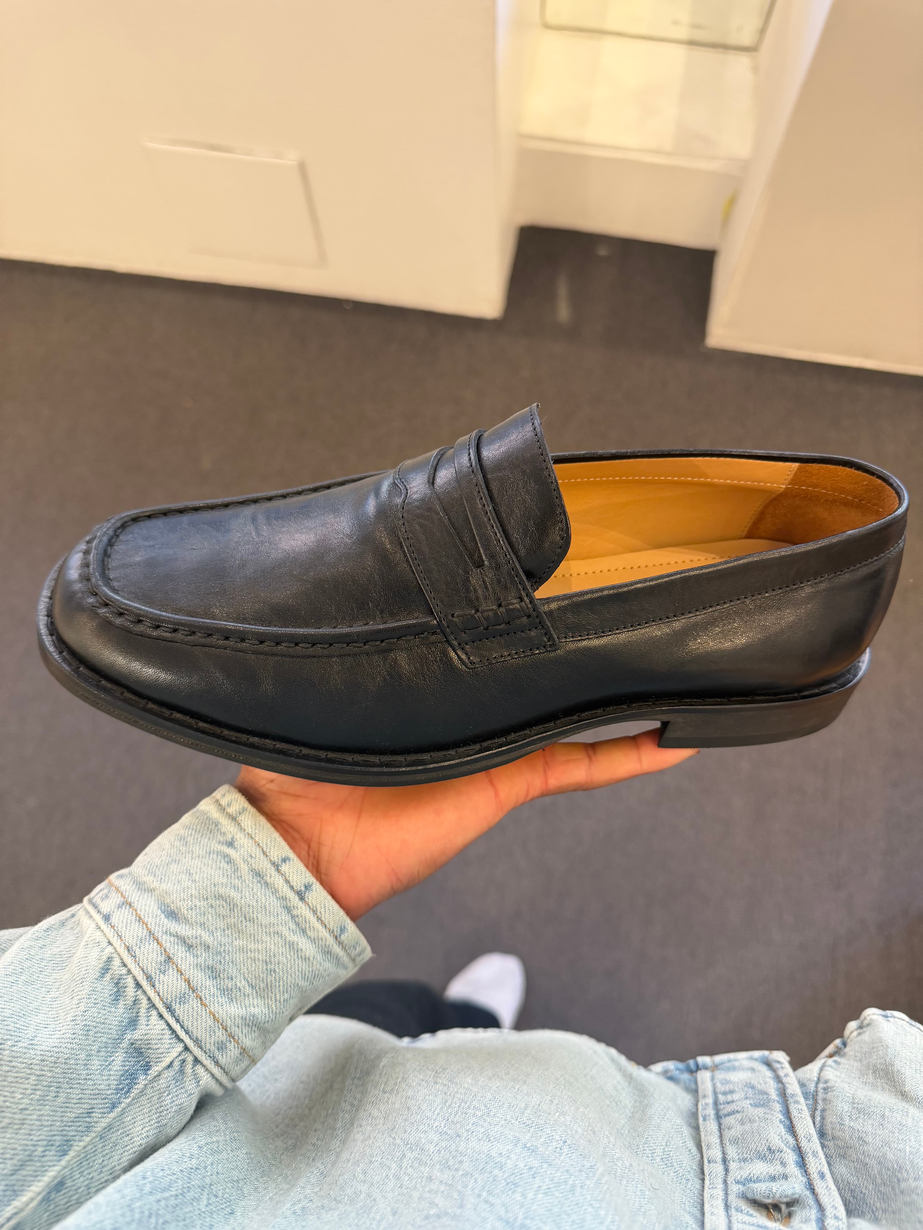 light loafer